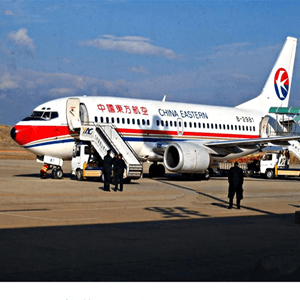 珠海莲洲机场托运航空快运业稳步发展的原因是什么？